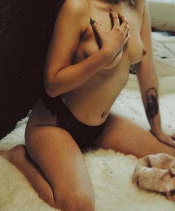 Орнела, 20 лет